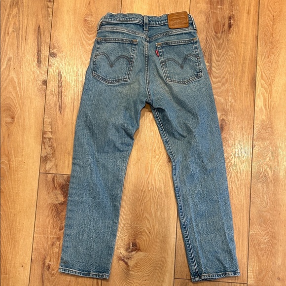 Levi's Women's Straight Blue Jeans - Picture 3 of 4